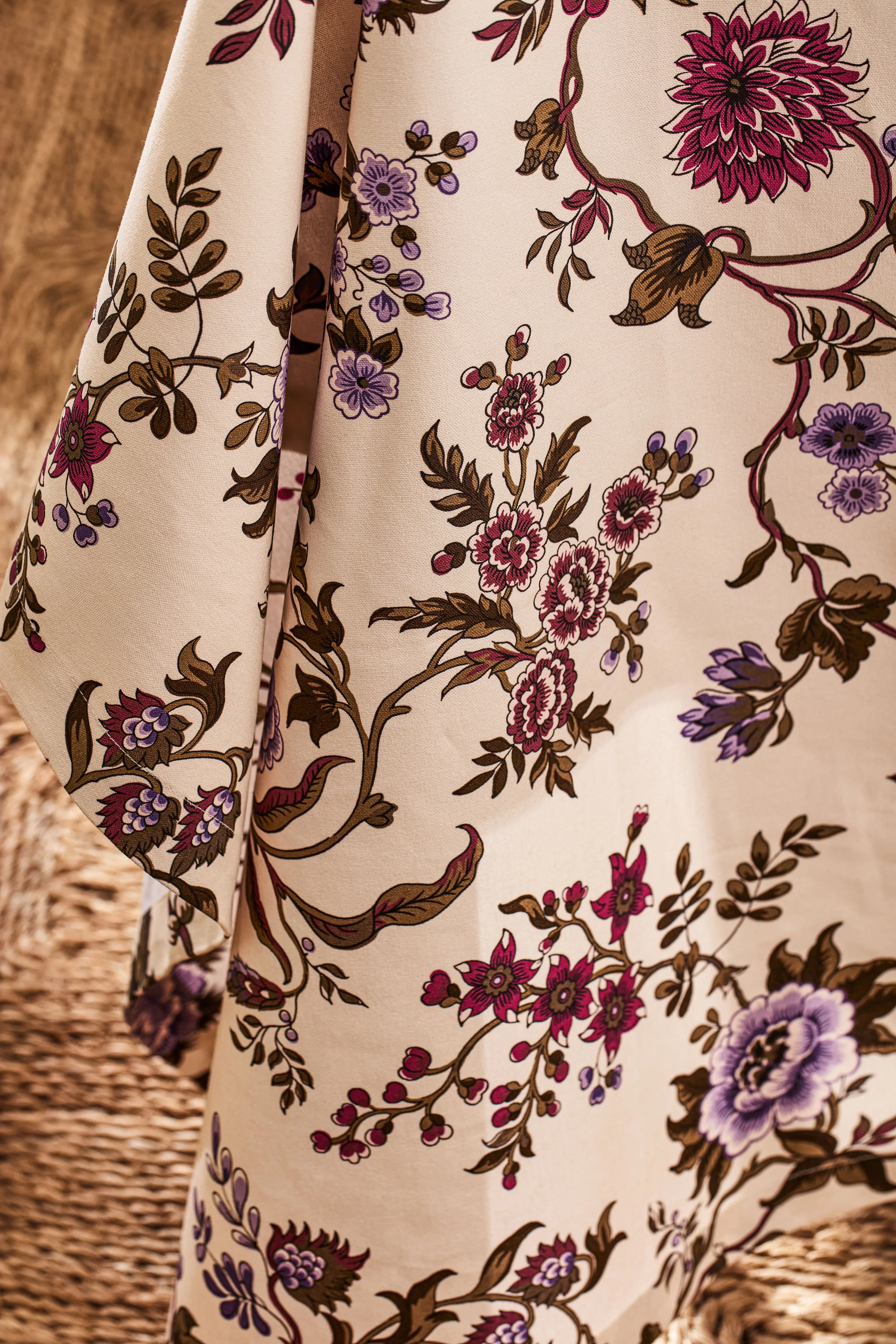 Chantilly Vine Tablecloth