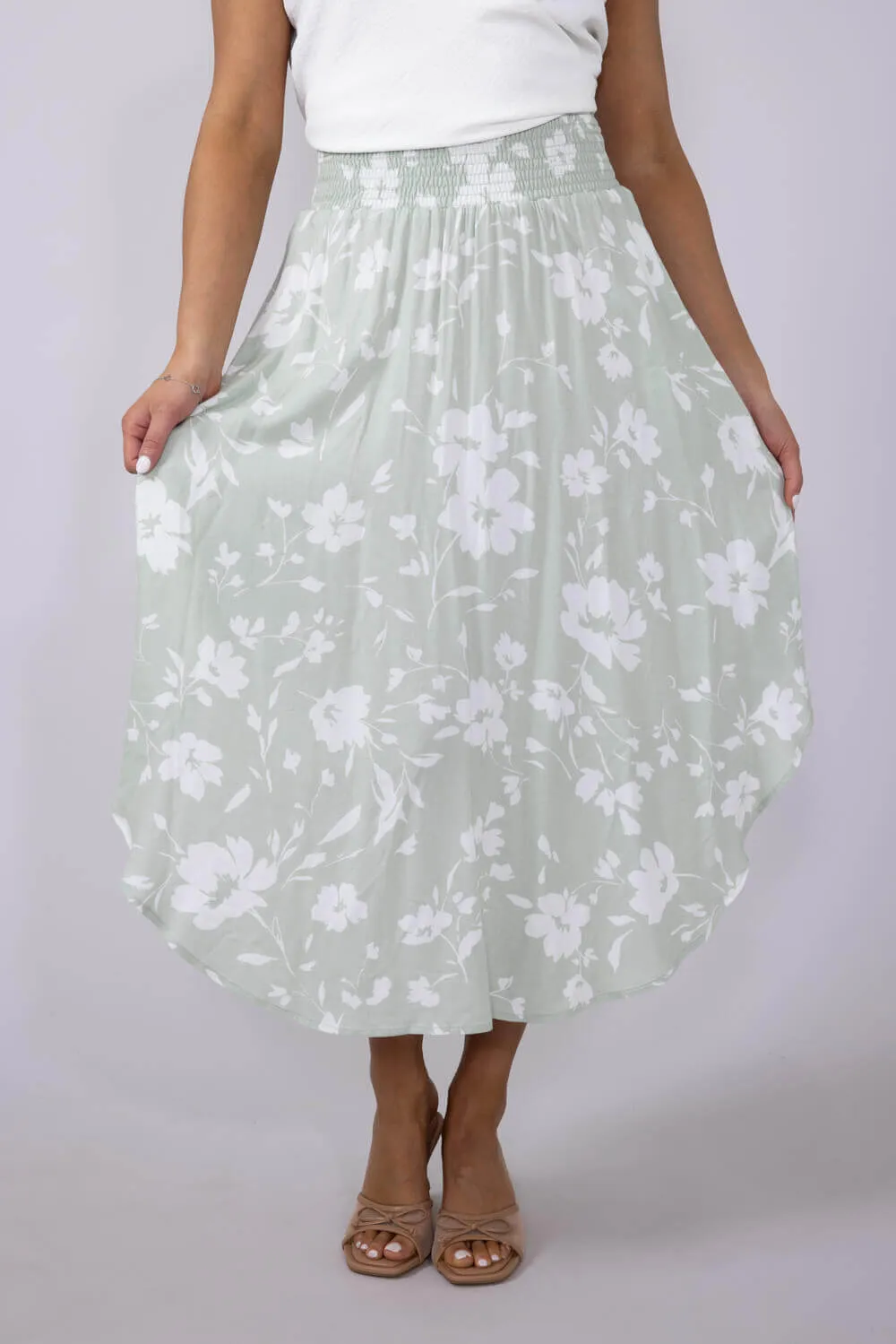 Ditsy Floral Hi-Low Midi Skirt for Women in Sage | VNS16762Q7-SAGEWHITE