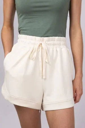 Scuba Knit Loose Sweat Shorts for Women in Off White | DZ25C563-ALPACA