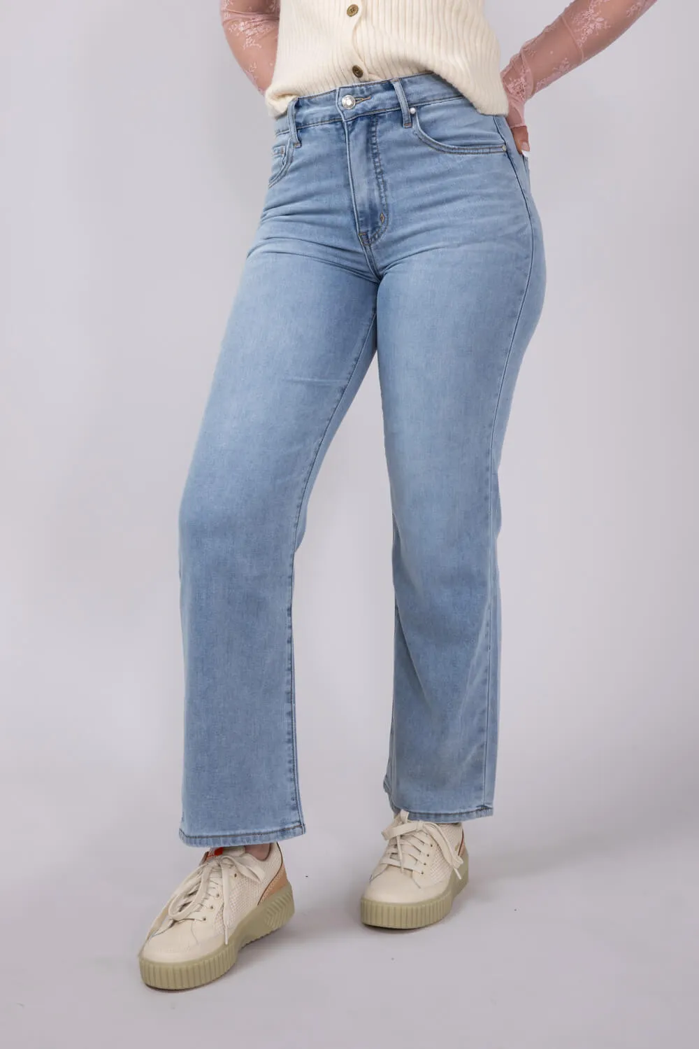 Thread & Supply High Rise Avery Cloud Straight Jeans for Women | B2365CDSTS-LIGHTWASH